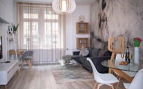 Elegant Stylish Modern Downtown Home Next 2 Danube